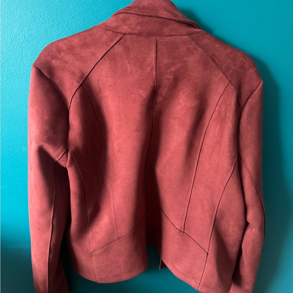 Burgundy Suede Dynamite Jacket in EUC - Picture 3 of 3